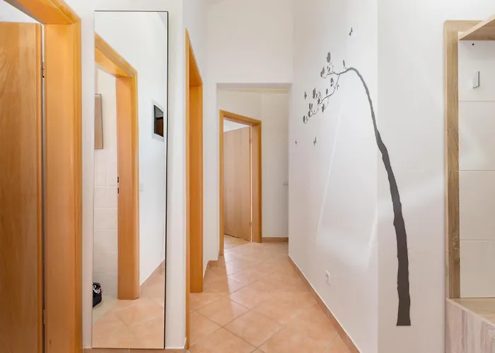 شقة Beautiful In With Kitchen Čižići