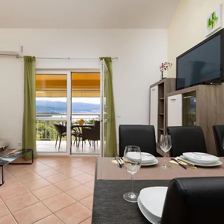 Beautiful In With Kitchen Apartment Čižići