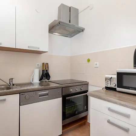 Apartment Beautiful In With Kitchen Čižići
