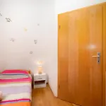 Lejlighed Beautiful In With Kitchen *